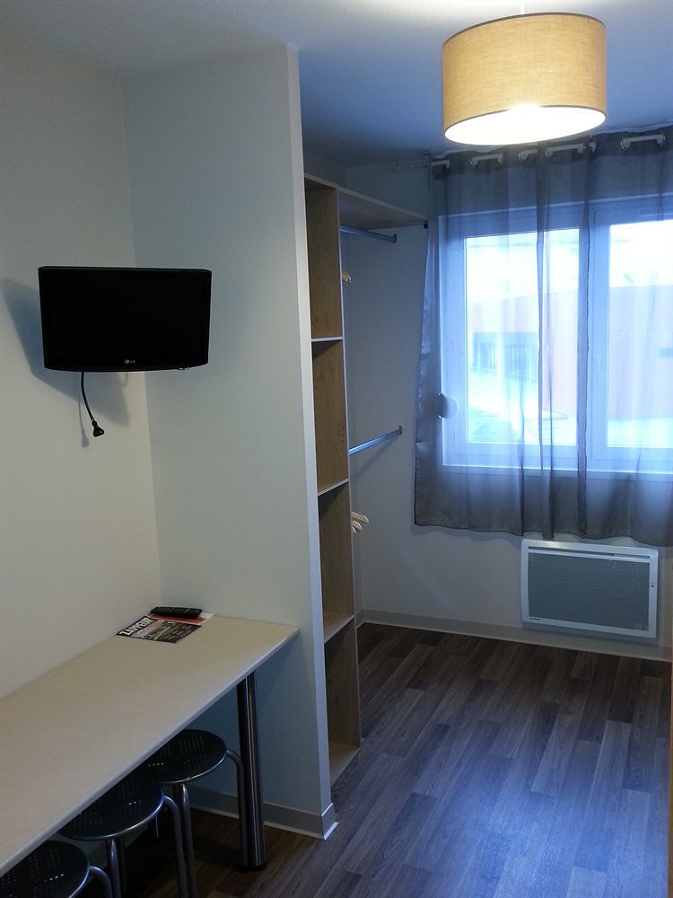 Auberge De Jeunesse Hi Bordeaux-Blanquefort - Ex Otellia Ngoại thất bức ảnh
