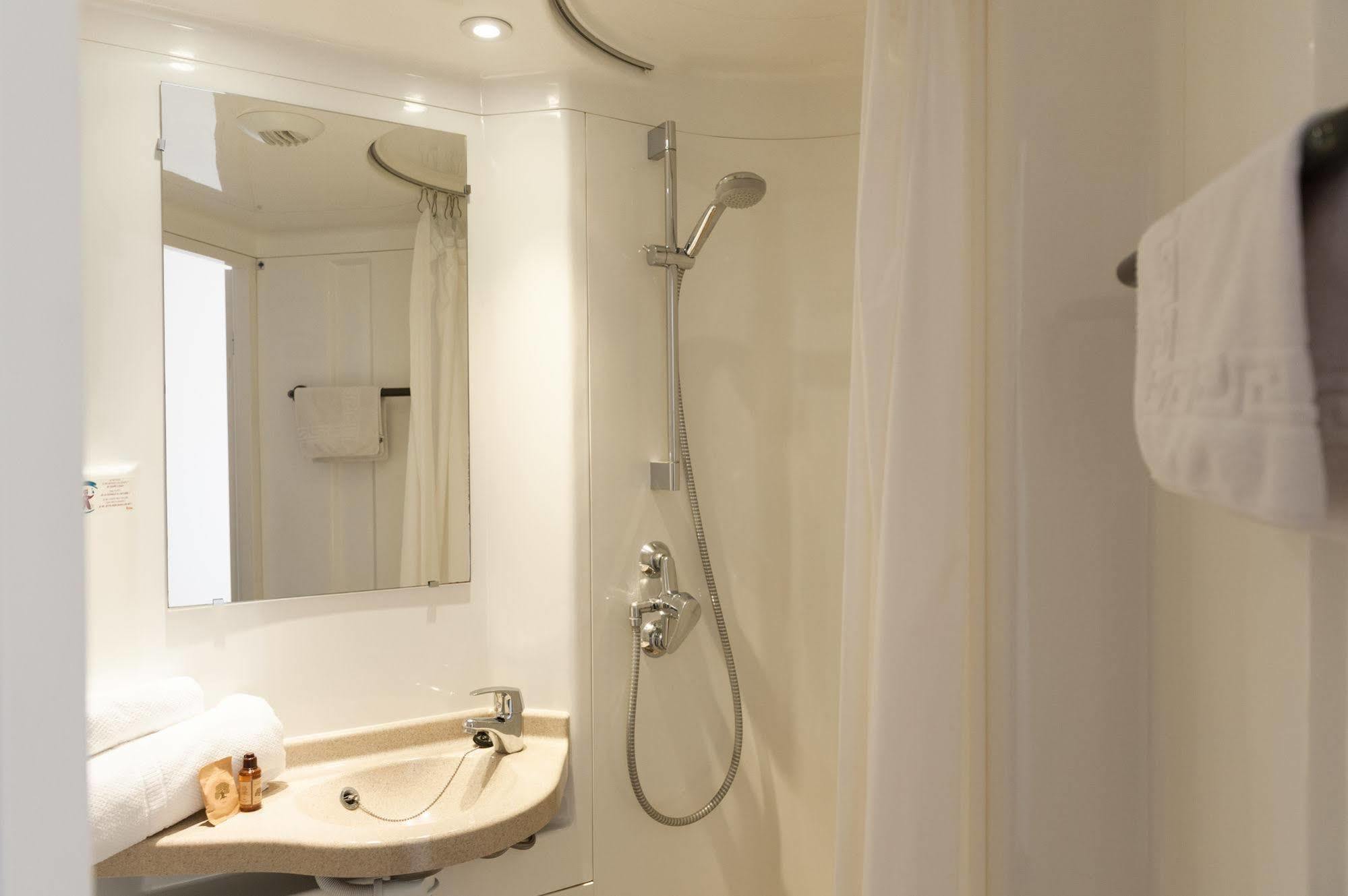 Auberge De Jeunesse Hi Bordeaux-Blanquefort - Ex Otellia Ngoại thất bức ảnh