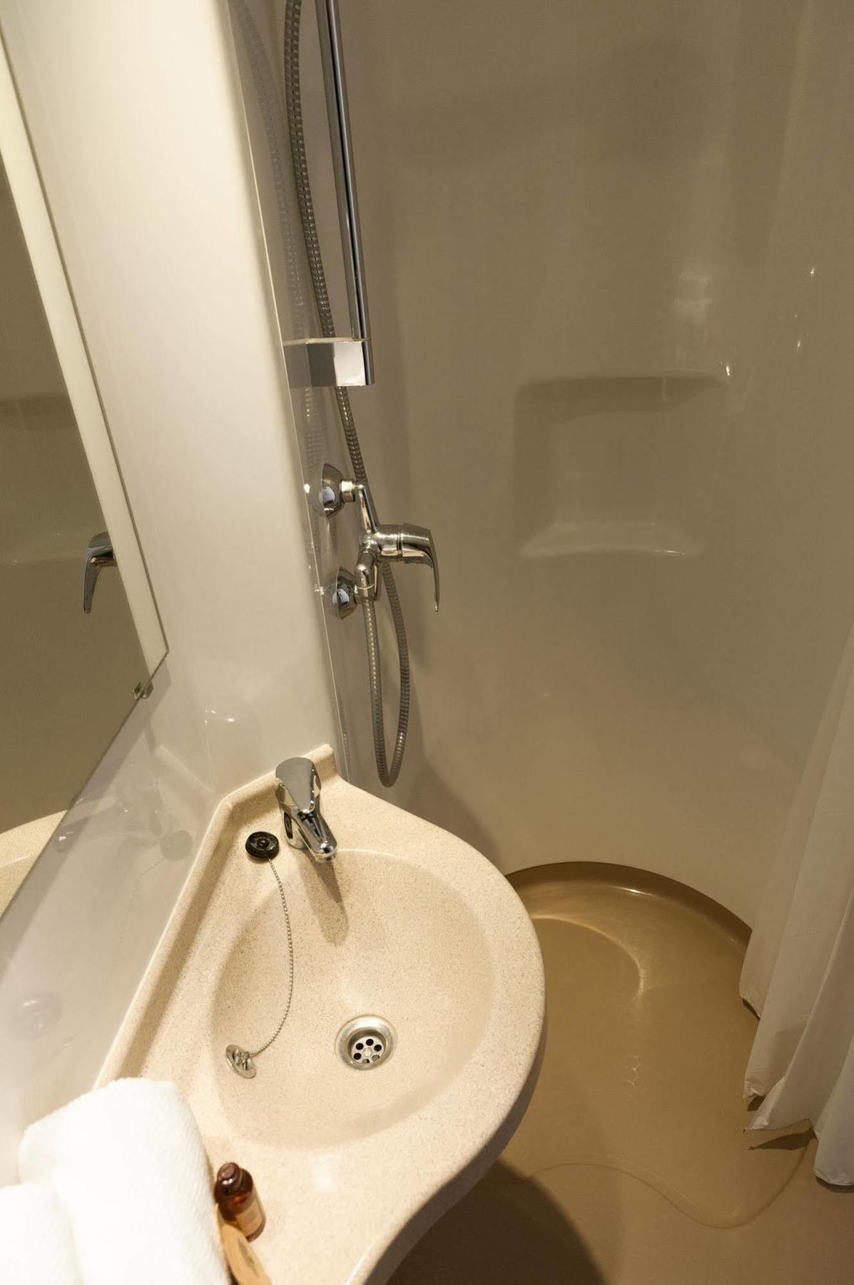 Auberge De Jeunesse Hi Bordeaux-Blanquefort - Ex Otellia Ngoại thất bức ảnh