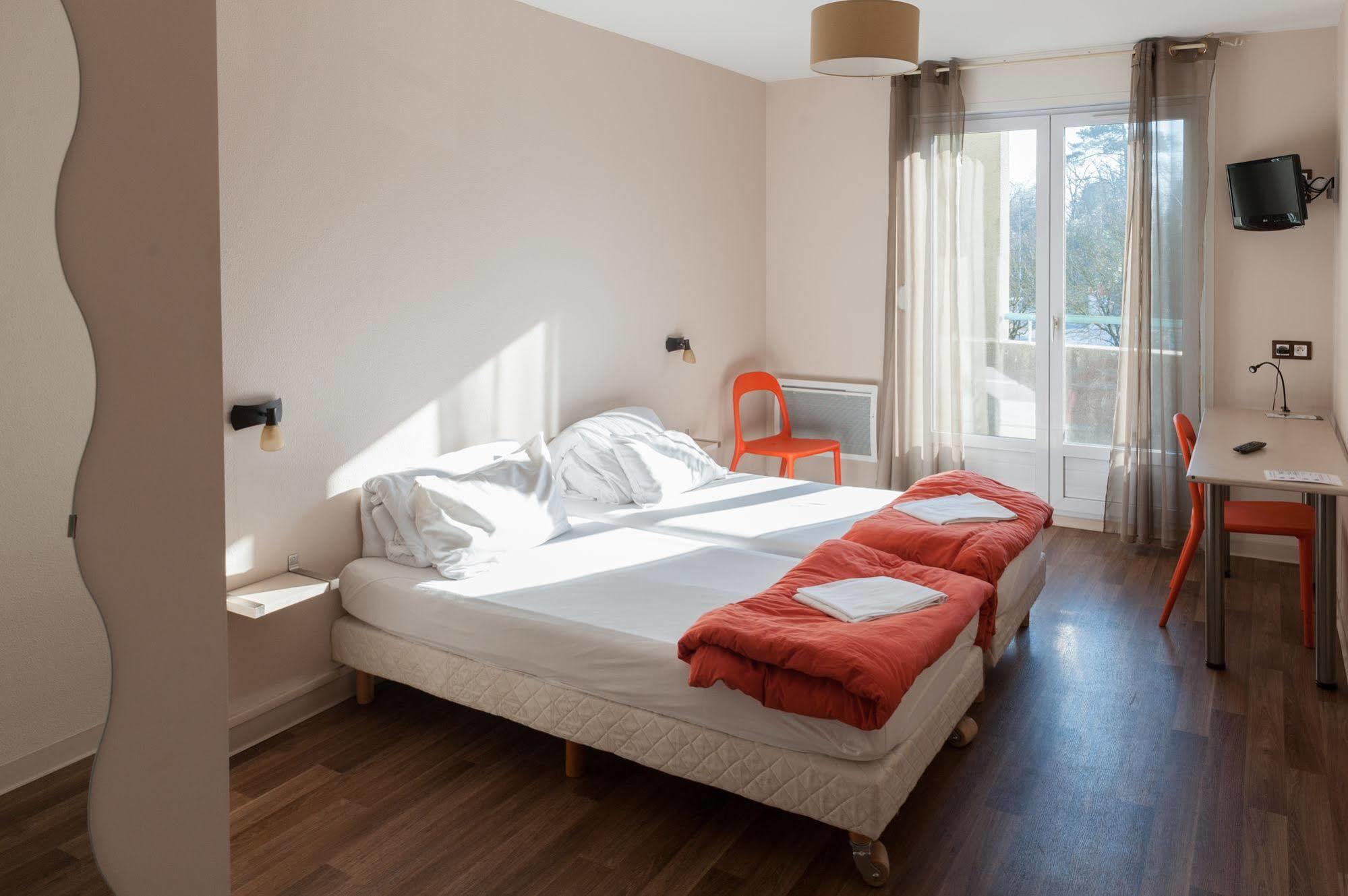 Auberge De Jeunesse Hi Bordeaux-Blanquefort - Ex Otellia Ngoại thất bức ảnh